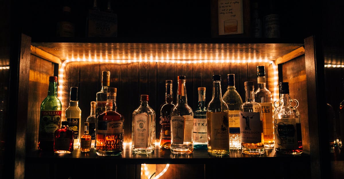 découvrez l'univers savoureux des cocktails au whisky ! explorez des recettes innovantes et classiques, apprenez à marier les arômes du whisky avec des ingrédients frais pour créer des boissons mémorables qui raviront vos invités.