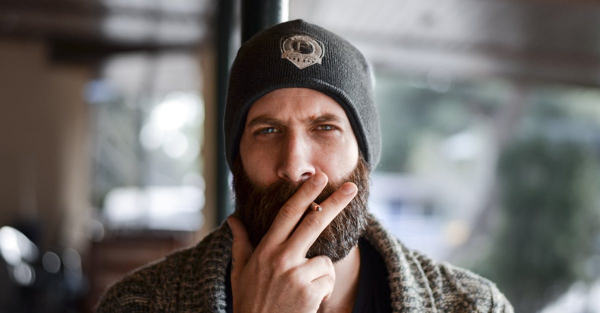 découvrez nos conseils et produits pour adoucir votre barbe. apprenez comment obtenir une barbe douce et soyeuse grâce à des secrets d'entretien efficaces et des soins de qualité, pour un look soigné et agréable au toucher.