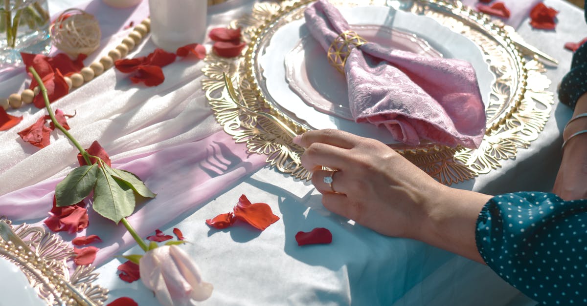 découvrez notre élégante bague rose, un accessoire délicat qui allie sophistication et romantisme. parfaite pour un cadeau ou pour vous faire plaisir, cette bague illuminera votre style au quotidien.