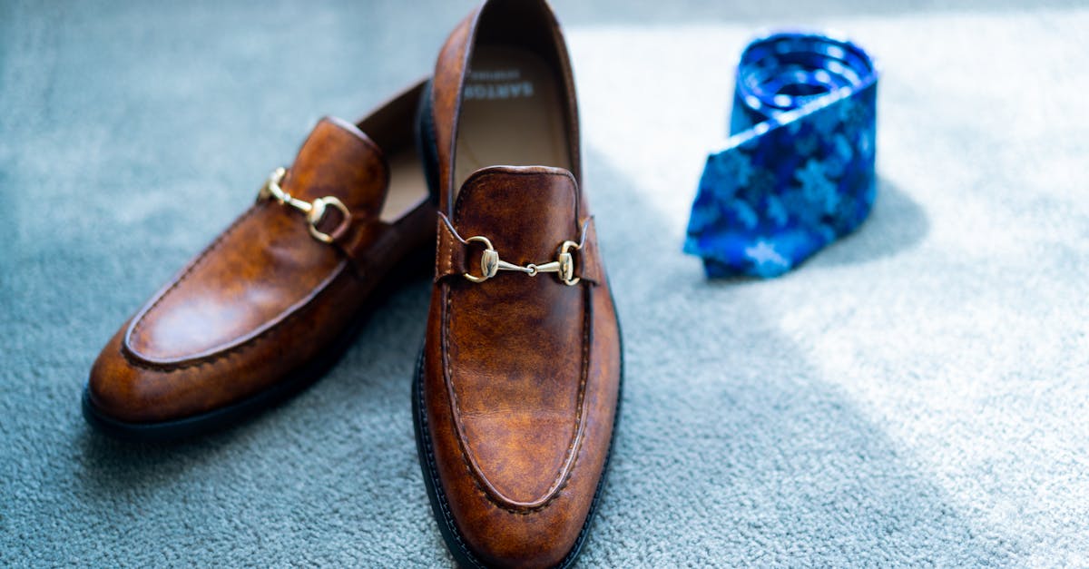 découvrez notre collection de cravates audacieuses qui ajouteront une touche de style à votre tenue. des motifs uniques et des couleurs éclatantes pour faire ressortir votre personnalité. idéales pour toutes les occasions, ces cravates se distinguent par leur élégance et leur originalité.
