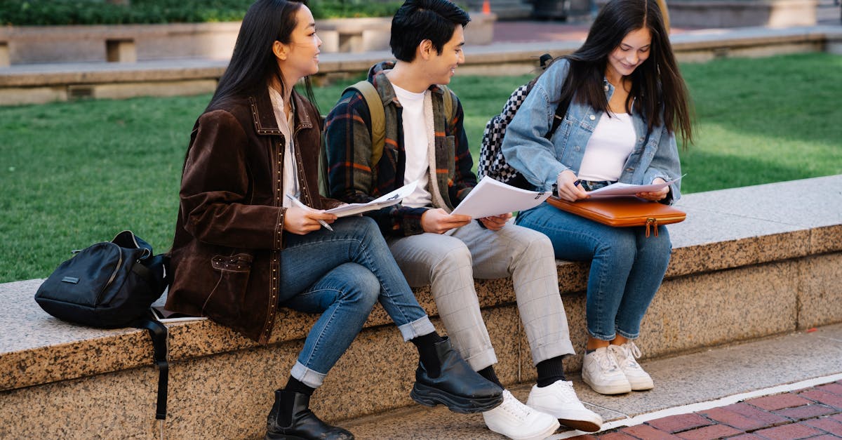 découvrez notre collection de bomber jackets tendance pour un style décontracté et moderne. parfaits pour toutes les occasions, ces vestes apportent confort et élégance à votre garde-robe. trouvez le bomber jacket qui vous correspond dès maintenant !