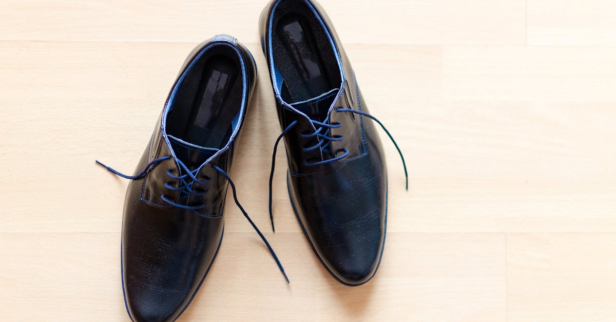 découvrez notre collection de chaussures habillées, alliant élégance et confort pour toutes les occasions. trouvez le modèle parfait pour un look chic et sophistiqué.