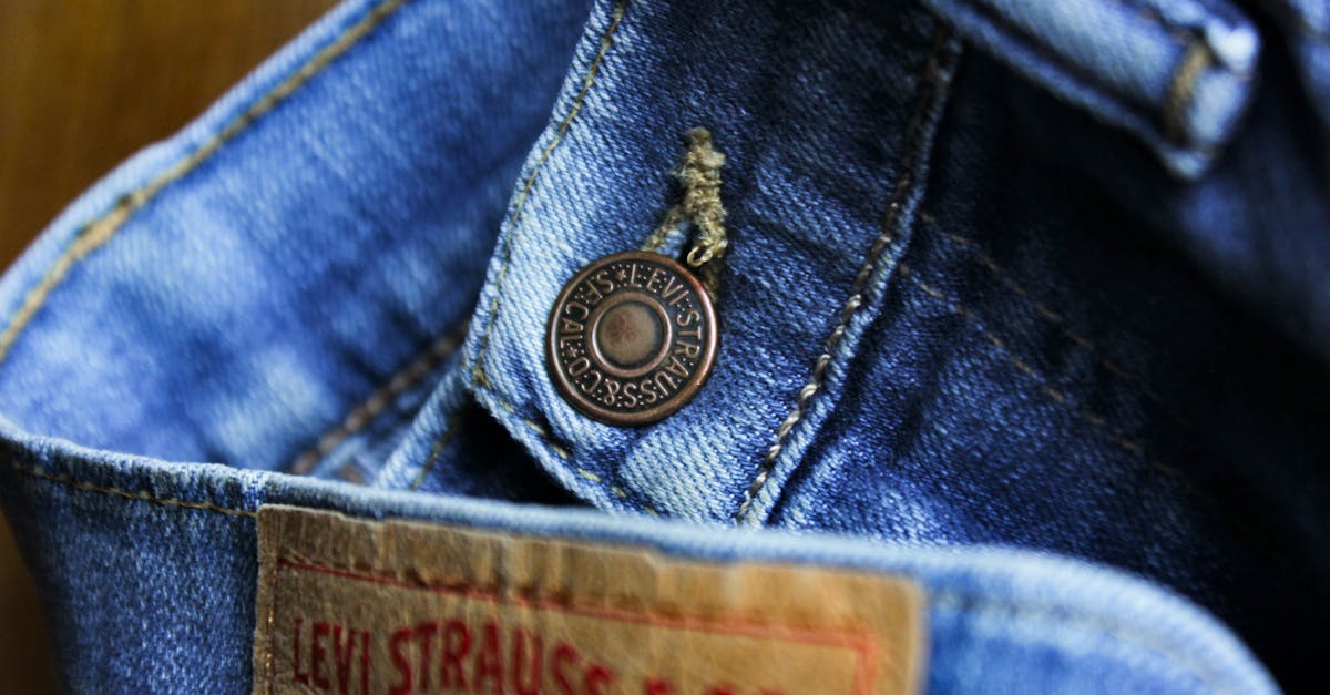 découvrez le jean emblématique levi's 501, synonyme de style et de confort. avec sa coupe classique et sa silhouette intemporelle, le levi's 501 est le choix parfait pour toutes les occasions. explorez notre collection et trouvez votre paire idéale pour un look authentique et tendance.