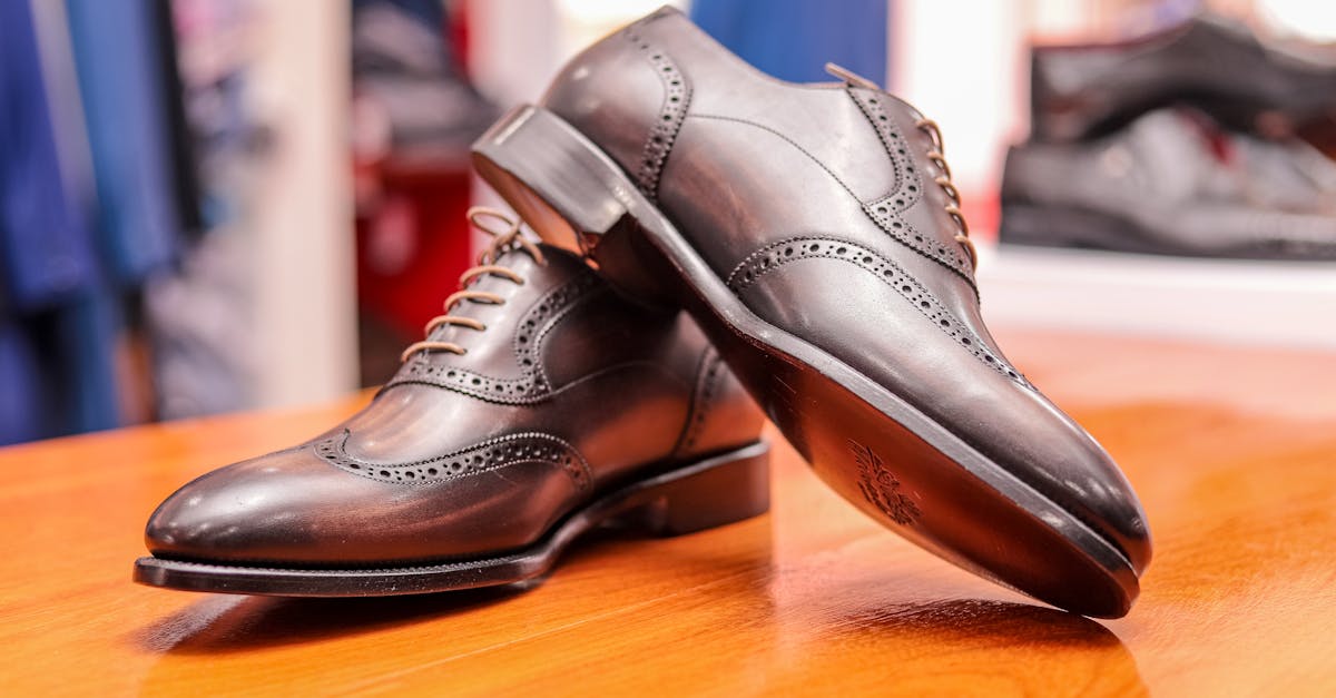 découvrez l'élégance intemporelle des chaussures oxford. parfaites pour les occasions formelles ou une tenue décontractée, ces souliers allient confort et style. explorez notre collection de chaussures oxford pour un look sophistiqué à chaque pas.