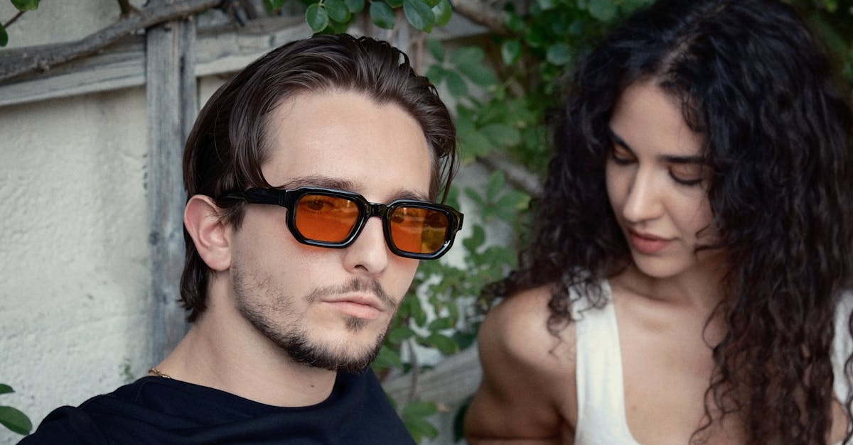 découvrez notre collection de chemises noires élégantes et polyvalentes pour homme et femme. confort, style et qualité pour toutes les occasions. achetez votre chemise noire idéale dès maintenant !