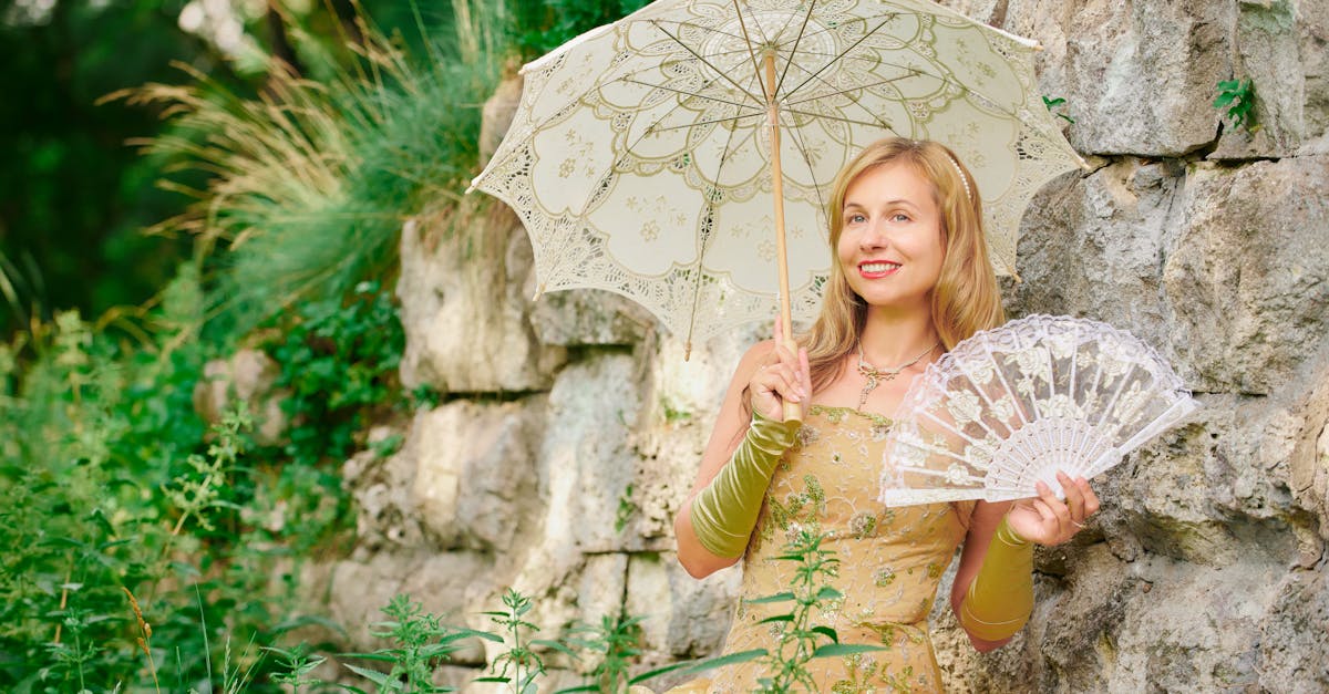 découvrez les différents styles de costumes pour toutes les occasions : du classique au moderne, trouvez le costume parfait qui reflète votre personnalité et votre élégance.