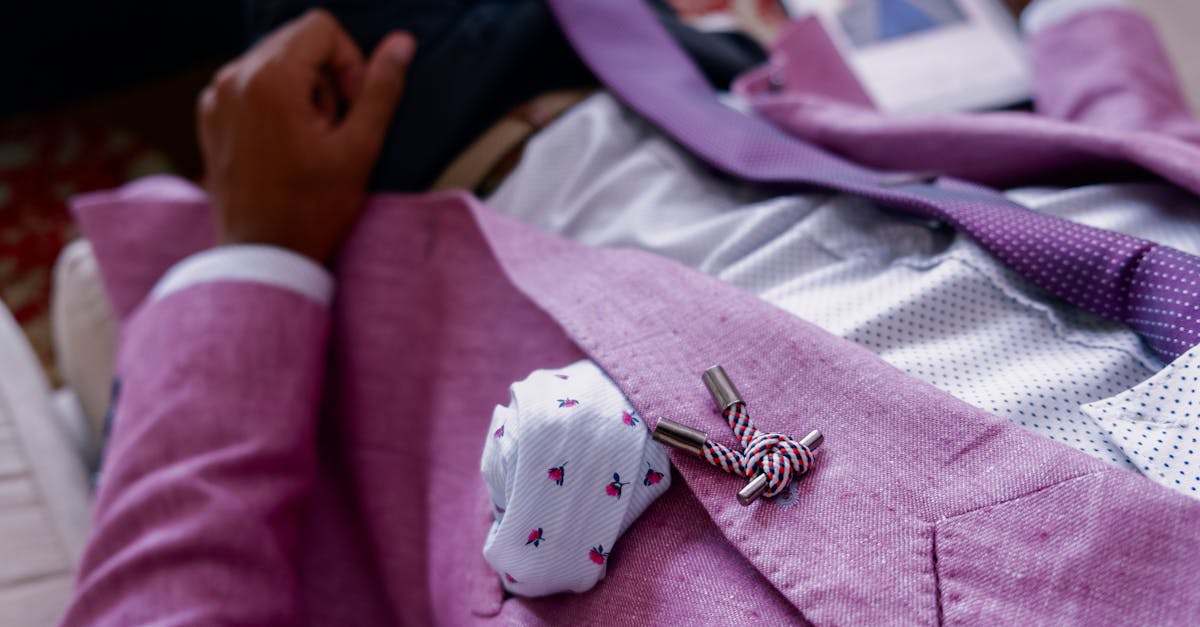découvrez notre élégante collection de boutons de manchette, alliant design raffiné et matériaux de qualité. parfaits pour ajouter une touche de sophistication à vos tenues habillées, nos cufflinks sont le choix idéal pour les occasions spéciales ou le quotidien. trouvez le style qui vous correspond dès maintenant.