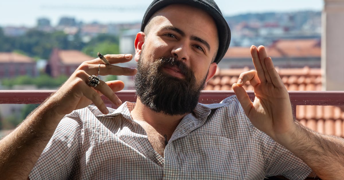découvrez la flat cap, une casquette classique et élégante pour parfaire votre style. idéale pour toutes les saisons, la flat cap s’associe facilement à tous les looks, du décontracté au plus sophistiqué.