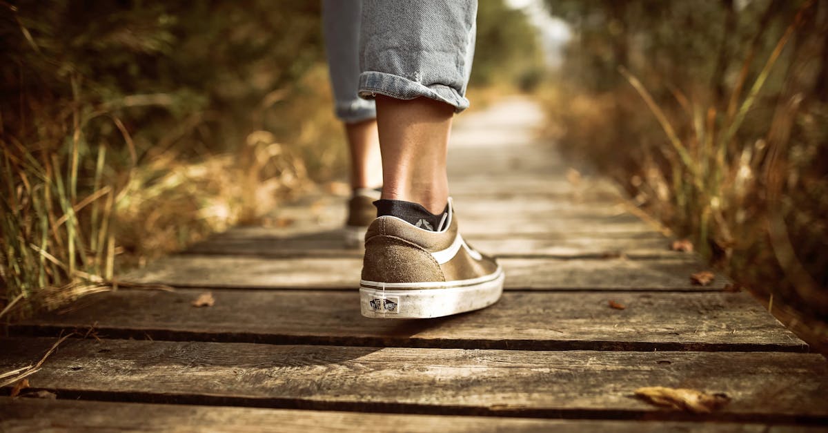 découvrez les sneakers lanvin, alliant élégance et confort, parfaites pour un style raffiné au quotidien. explorez notre collection pour trouver la paire qui complète votre garde-robe.