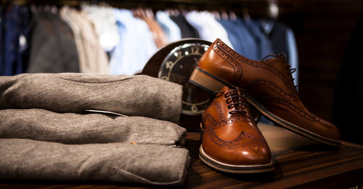 découvrez notre sélection de chaussures pour homme : baskets, chaussures habillées, bottes et sandales alliant style, confort et qualité pour toutes les occasions.