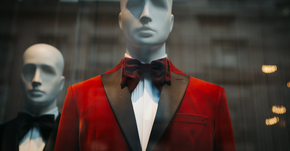 découvrez tout ce qu'il faut savoir sur le dress code : conseils, inspirations et astuces pour adopter la tenue idéale selon chaque occasion, du travail aux événements spéciaux.