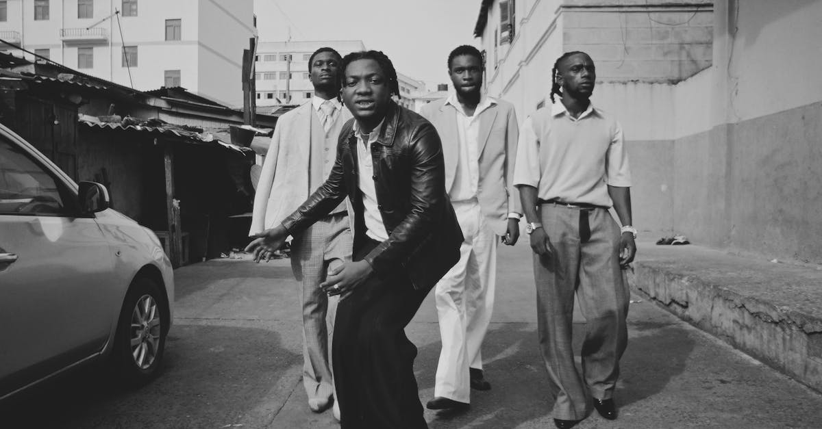 découvrez l'univers du mafia style : une immersion dans l'élégance, le charisme et le mystère des mafieux légendaires. inspirez-vous de leur style vestimentaire emblématique et de leur attitude unique.