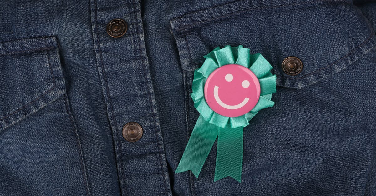 découvrez tout sur les 'pockets' : définitions, utilisations et astuces pour intégrer les poches à vos vêtements et accessoires de façon pratique et tendance.