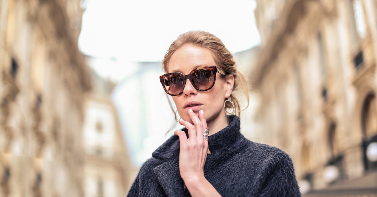 découvrez notre collection de lunettes de soleil tendance pour protéger vos yeux avec style. verres uv, montures modernes et qualité supérieure pour tous les goûts. trouvez la paire idéale dès aujourd'hui !
