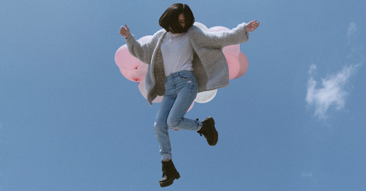 découvrez les différents styles de sweaters pour tous les goûts : pulls classiques, sweats à capuche, modèles oversize ou ajustés. trouvez le sweater idéal pour chaque occasion et adoptez un look tendance toute l'année.