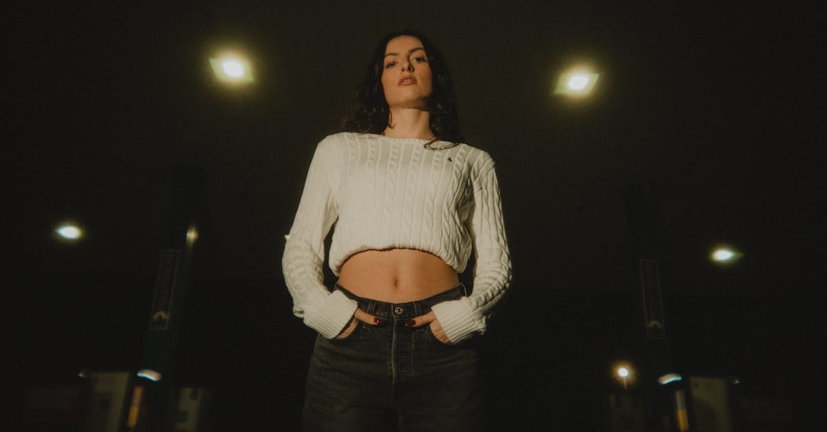 adoptez le casual style pour un look décontracté et tendance au quotidien. découvrez des conseils mode, des idées de tenues et des inspirations pour allier confort et élégance sans effort.