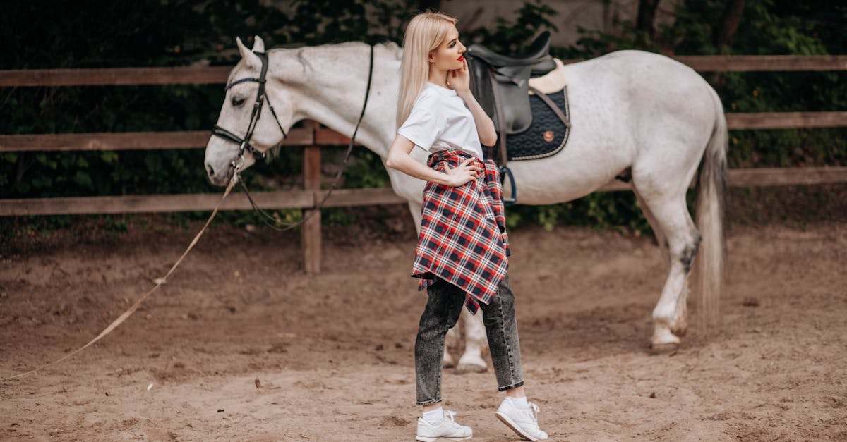 découvrez nos meilleures idées de tenues avec une chemise en denim pour un look tendance et décontracté. inspirez-vous de styles modernes et faciles à porter au quotidien !