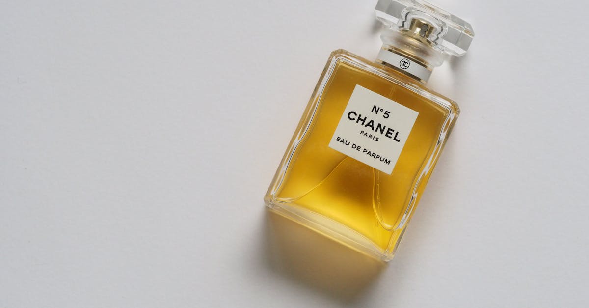 découvrez notre sélection de fragrances uniques pour révéler votre personnalité avec élégance. parfums raffinés, notes subtiles et senteurs captivantes à explorer.