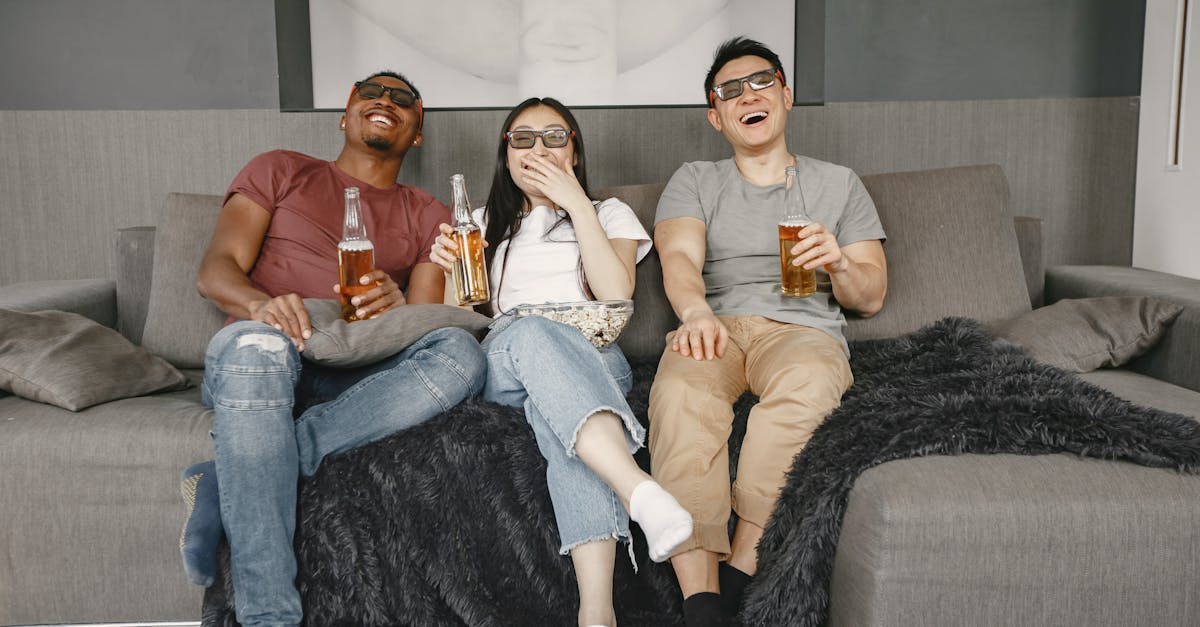 découvrez notre sélection incontournable des meilleures comédies à ne pas manquer ! riez aux éclats avec ces films cultes pour passer un moment inoubliable, seul, en famille ou entre amis.