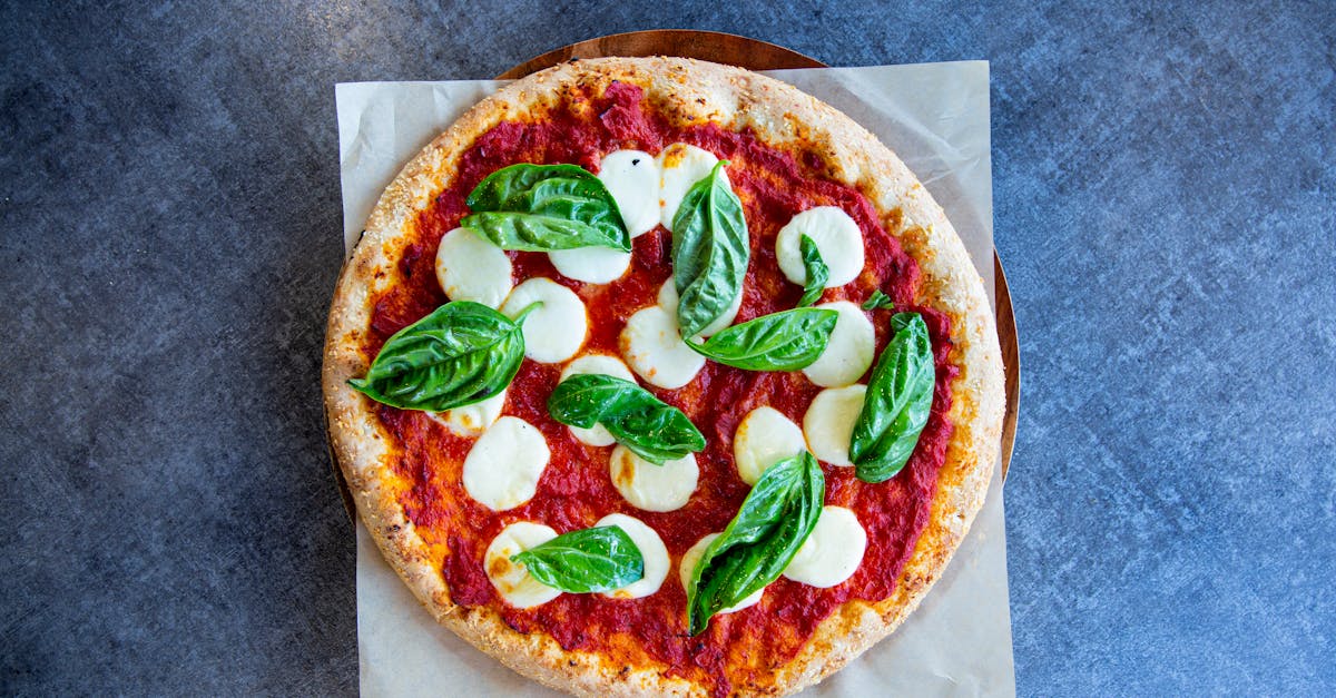 découvrez le style napolitain, une tradition culinaire italienne reconnue pour sa pâte fine, sa croûte moelleuse et ses ingrédients frais. savourez l'authenticité d'une pizza napolitaine chez vous ou au restaurant !