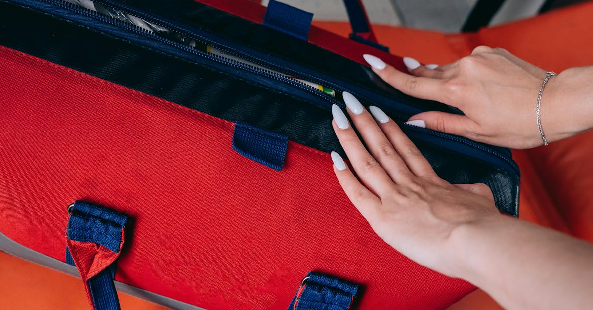 découvrez notre kit de soins pour ongles 5 pièces en marron, l'ensemble parfait pour des ongles soignés et élégants à la maison.