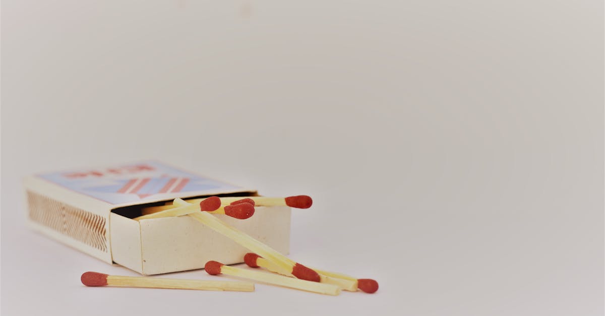 découvrez la collection essentials de charles tyrwhitt : des vêtements classiques et élégants pour un style impeccable au quotidien.