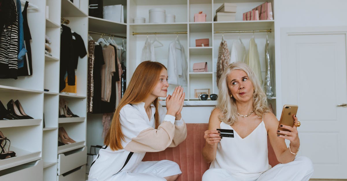 découvrez les tenues emblématiques de jimmy darmody, l'élégance et le style des années 1920 revisités pour inspirer votre look.