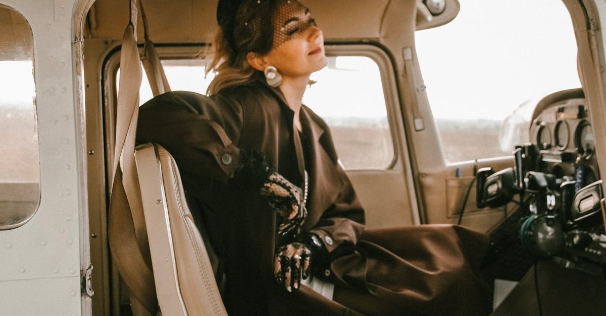 découvrez nos gants en cuir de luxe alliant élégance, confort et qualité supérieure pour une protection sophistiquée.