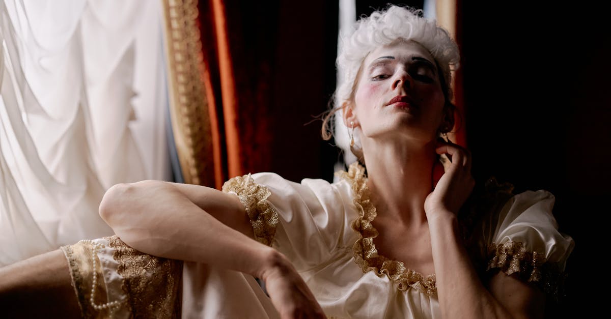 découvrez les raisons du déclin des perruques masculines et explorez les tendances actuelles dans l'industrie des accessoires capillaires pour hommes.