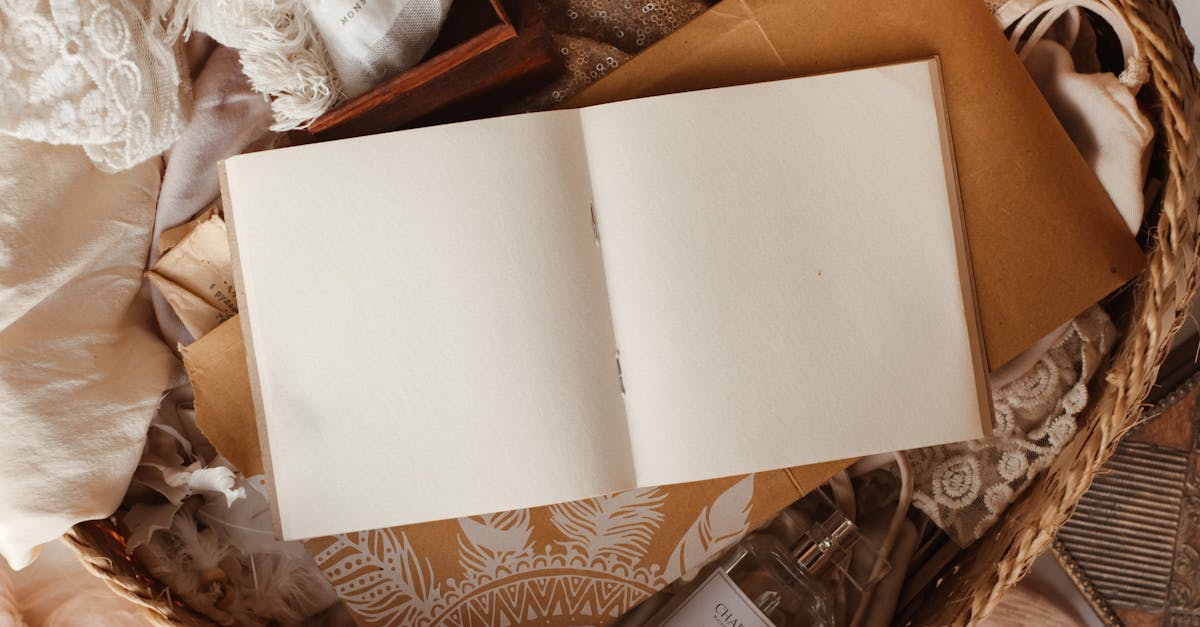 découvrez notre sélection de parfums classiques pour hommes, alliant élégance intemporelle et senteurs raffinées pour toutes les occasions.