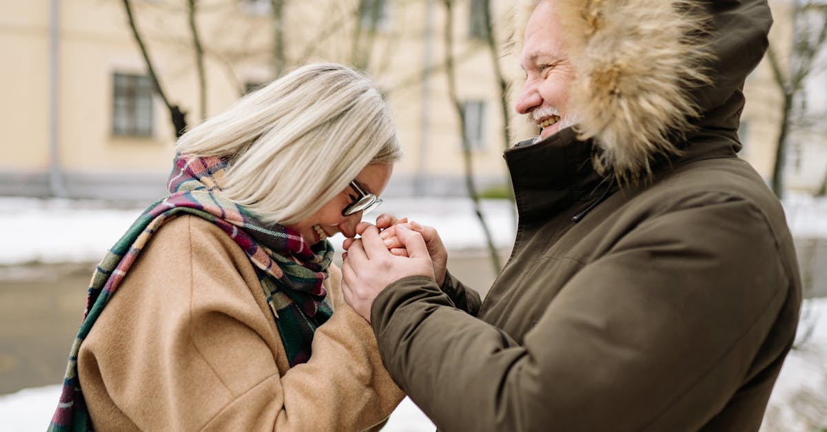 découvrez notre collection de manteaux d'hiver pour hommes alliant style, confort et chaleur pour affronter les froides journées avec élégance.