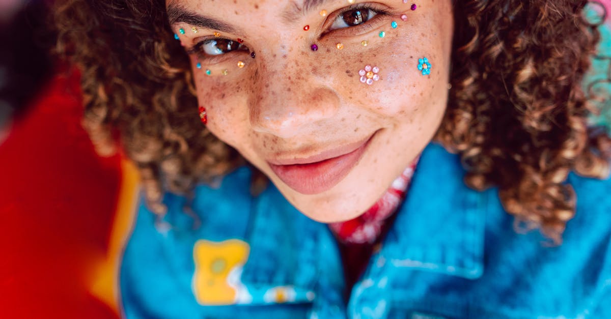 découvrez qui sont les millennials, leur mode de vie, leurs valeurs et l’impact de cette génération sur la société, la technologie et le monde du travail aujourd’hui.