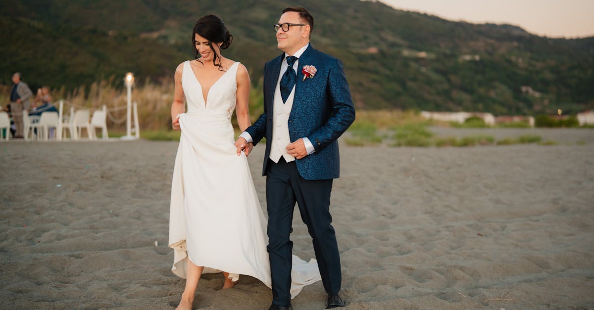 découvrez l'élégance audacieuse avec notre 'rebellious tuxedo', une fusion parfaite entre style classique et touche contemporaine pour affirmer votre personnalité.